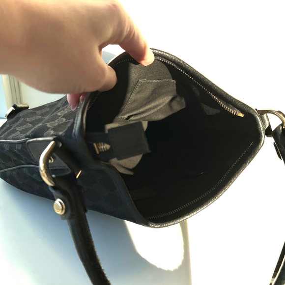 Authentic Gucci Canvas Bag - Picture 4 of 10